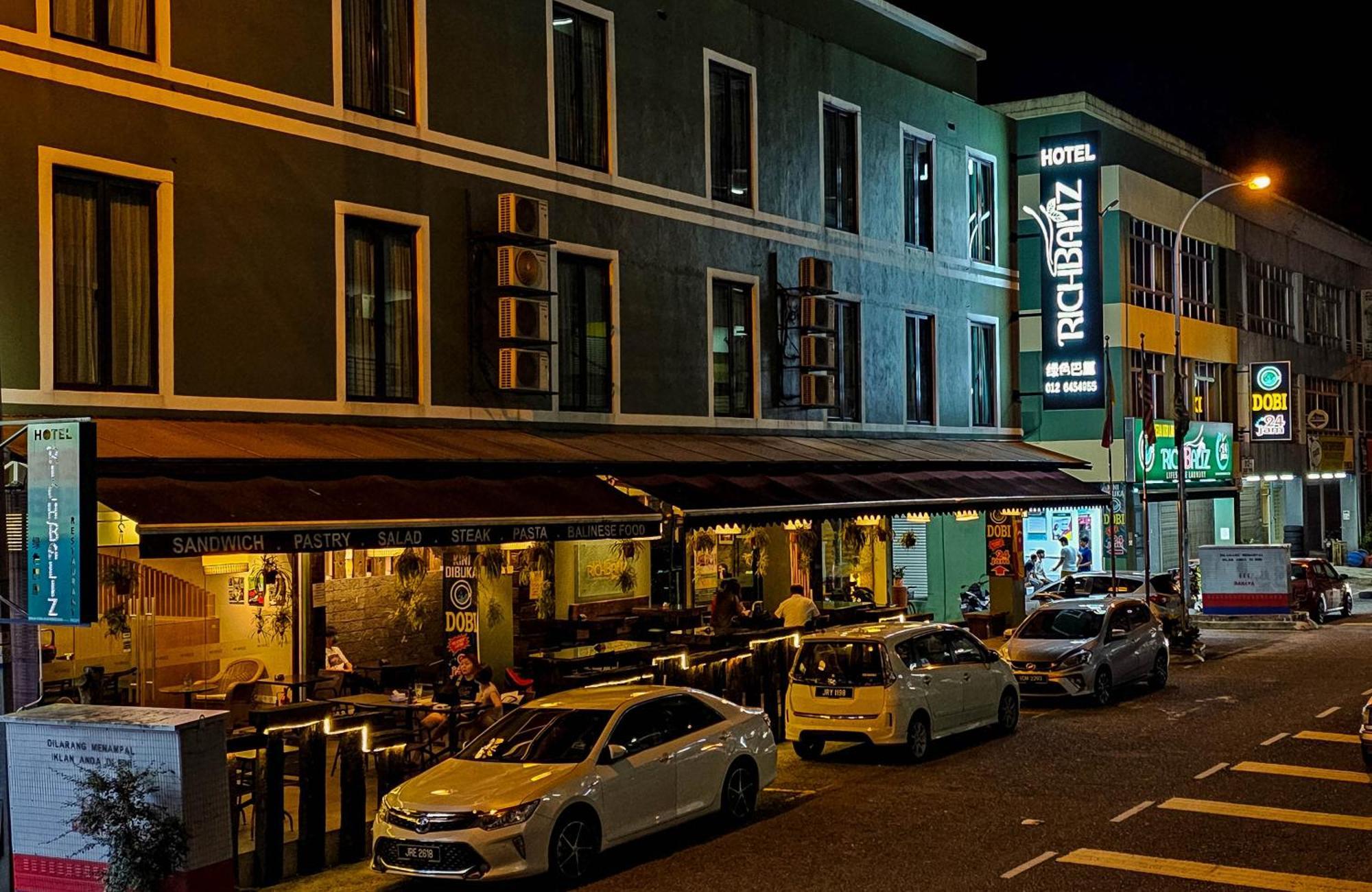 Hotel Richbaliz Selayang Batu Caves Ngoại thất bức ảnh